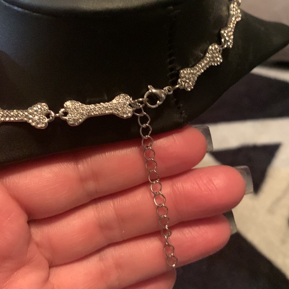 Rhinestone bone necklace - Picture 4 of 4